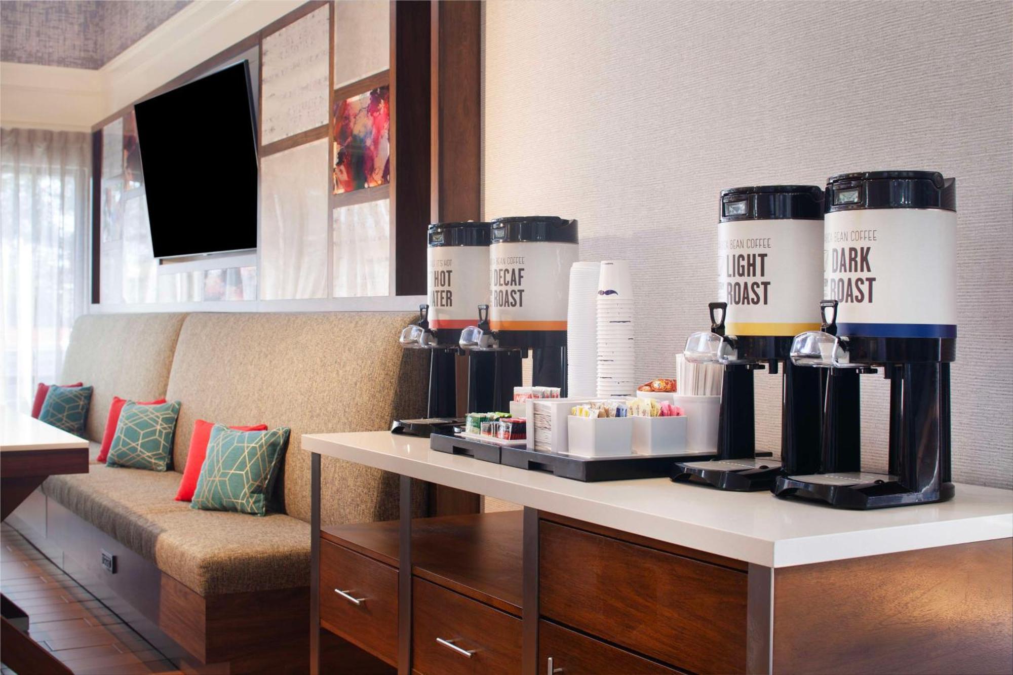 Hampton Inn & Suites-Atlanta Airport North-I-85 Hapeville Екстериор снимка