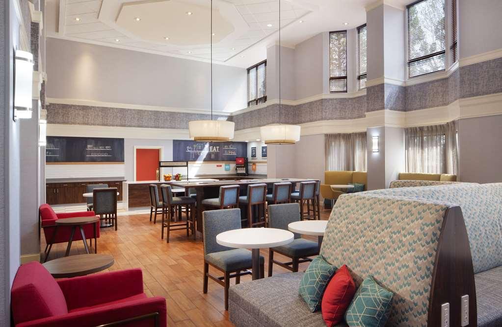 Hampton Inn & Suites-Atlanta Airport North-I-85 Hapeville Ресторант снимка